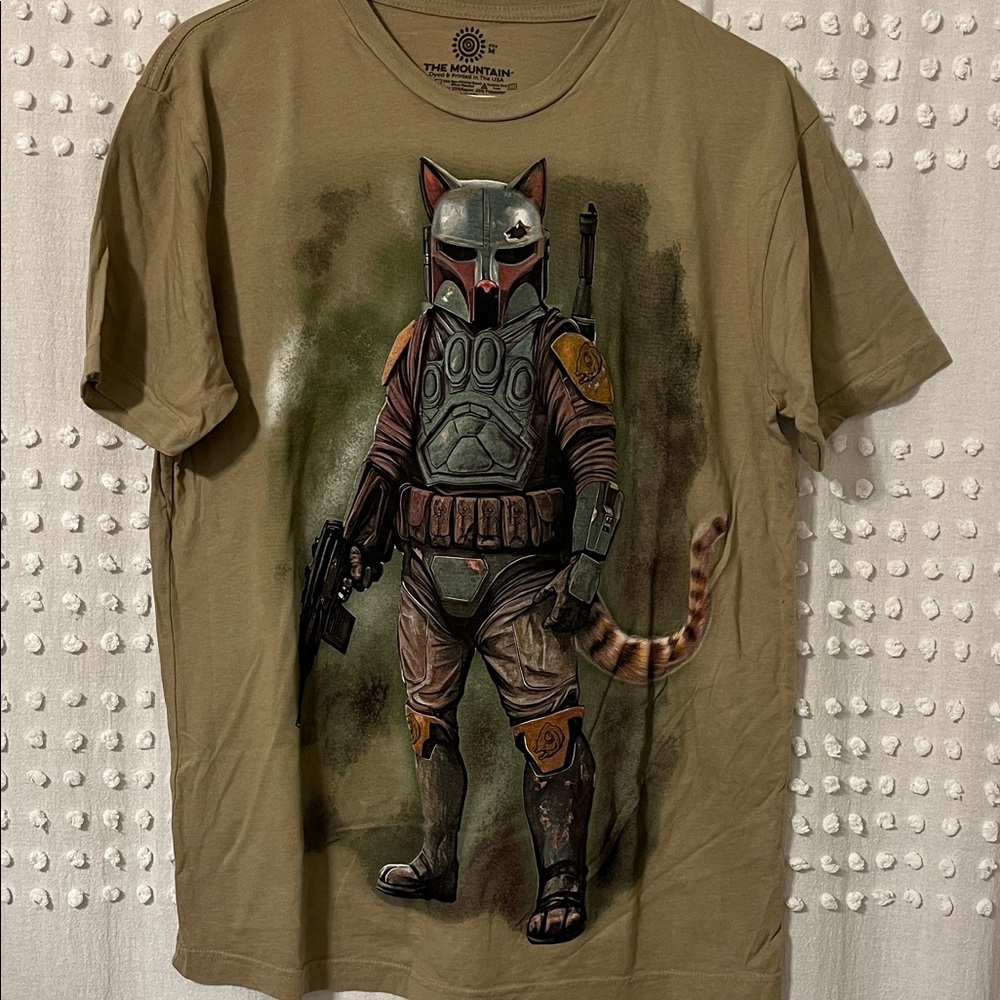 NWOT THE MOUNTAIN Boba Fett Cat Mandalorian Star Wars olive green Graphic Tee
